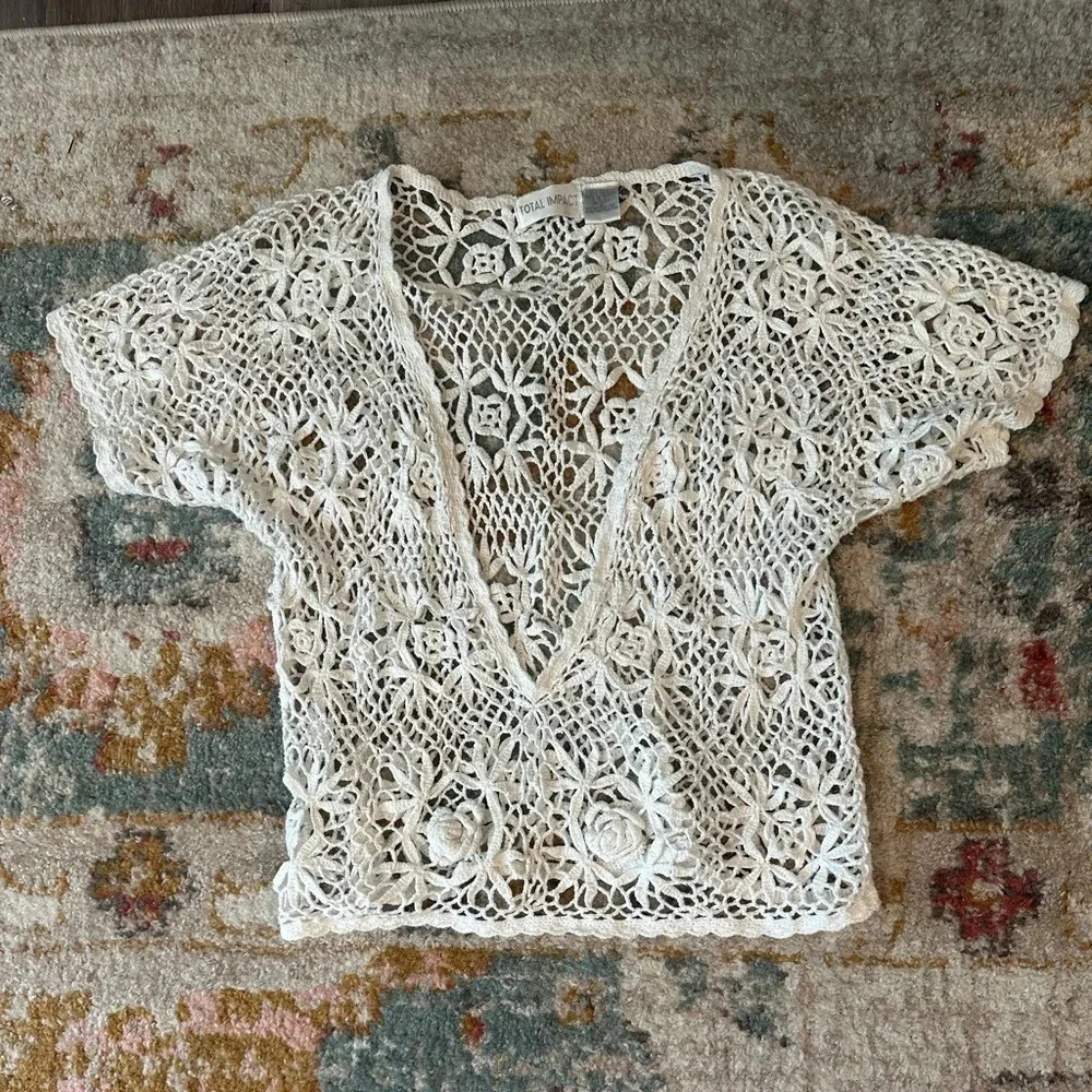 Vintage crocheted top deep v neck short sleeve E-3